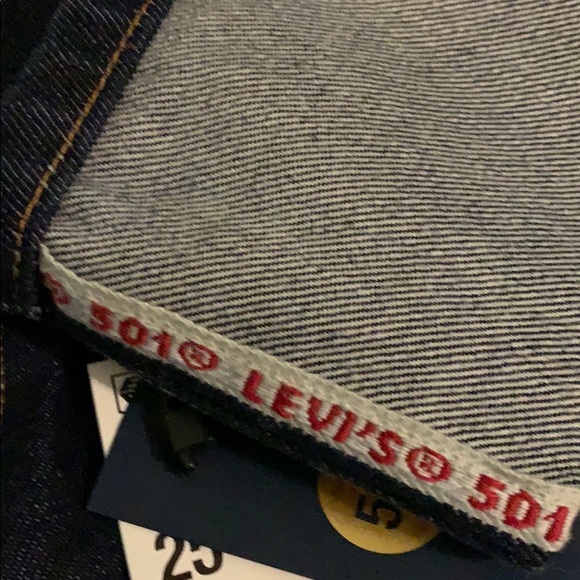 Levi’s Women’s 501 Straight Leg Limited Edition - Picture 7 of 7